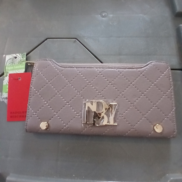 Badgley Mischka Handbags - Badgley Mischka Taupe Quilted Long Cards Wallet New with Tags